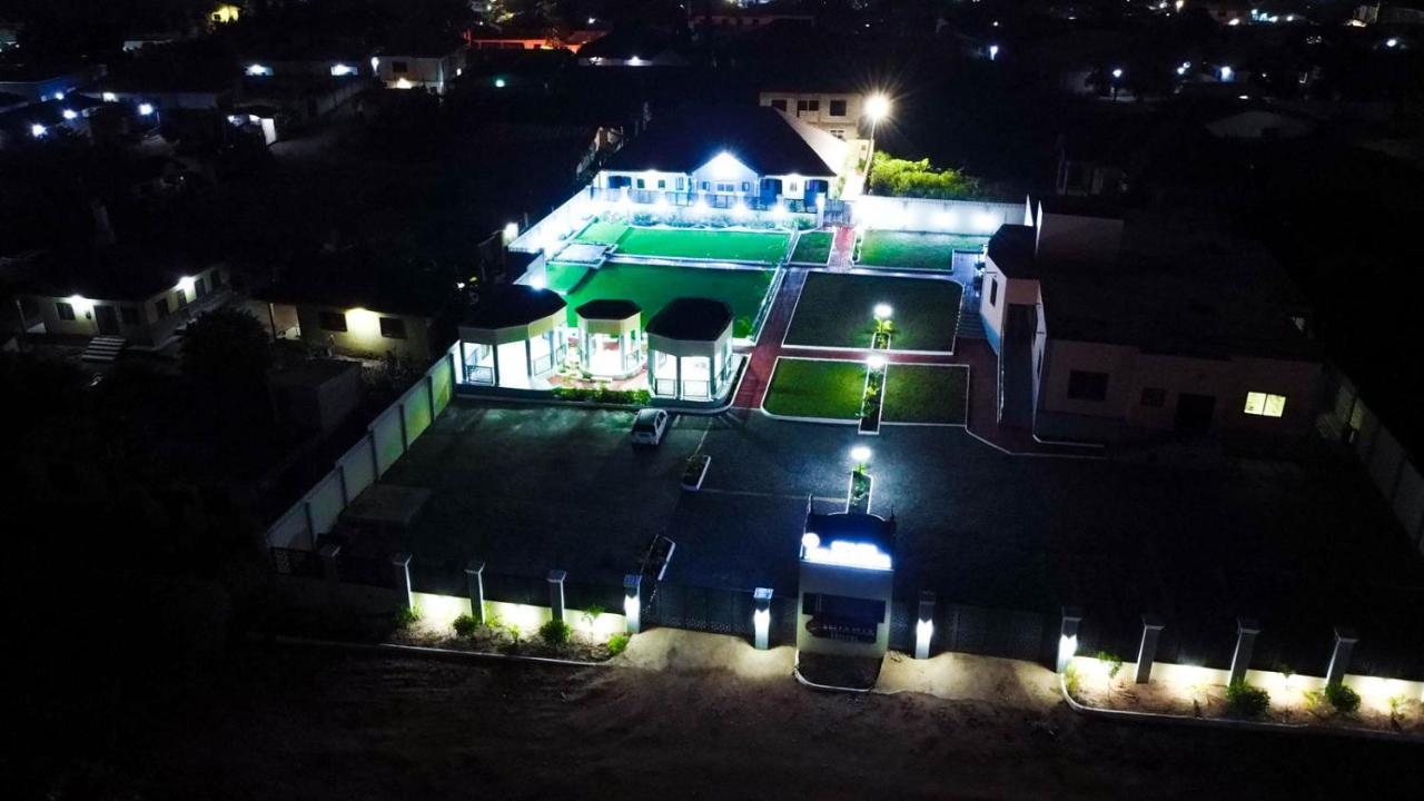 Bella Ella Hotel & Event Center Kasoa Exterior foto