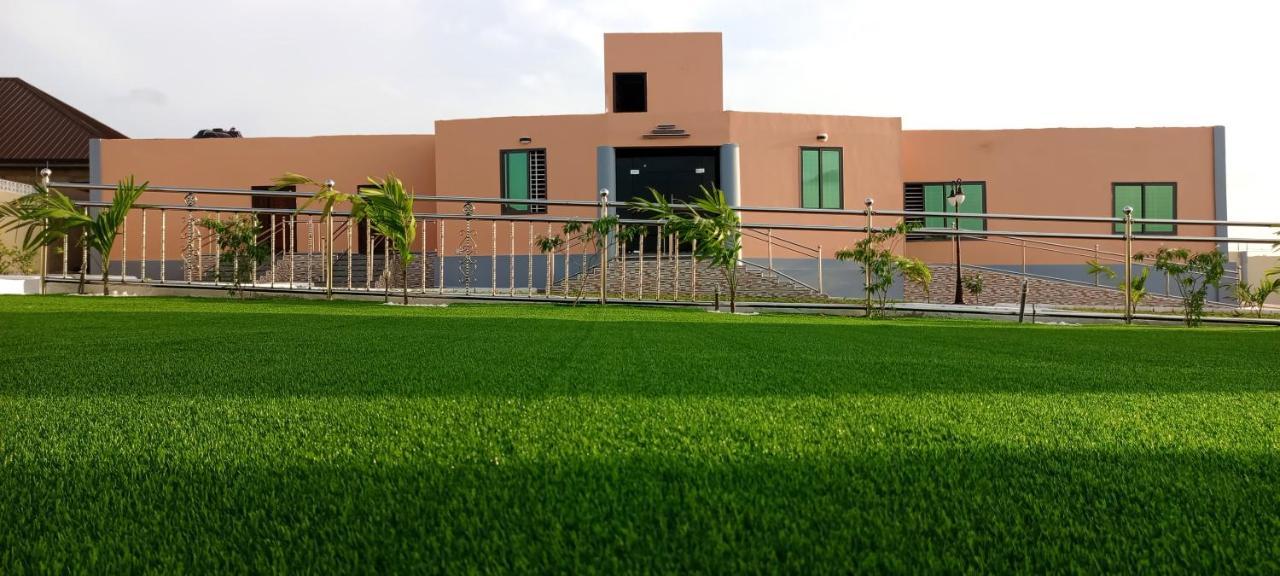 Bella Ella Hotel & Event Center Kasoa Exterior foto