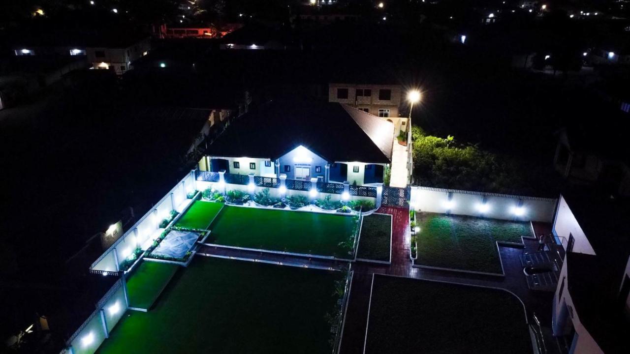 Bella Ella Hotel & Event Center Kasoa Exterior foto