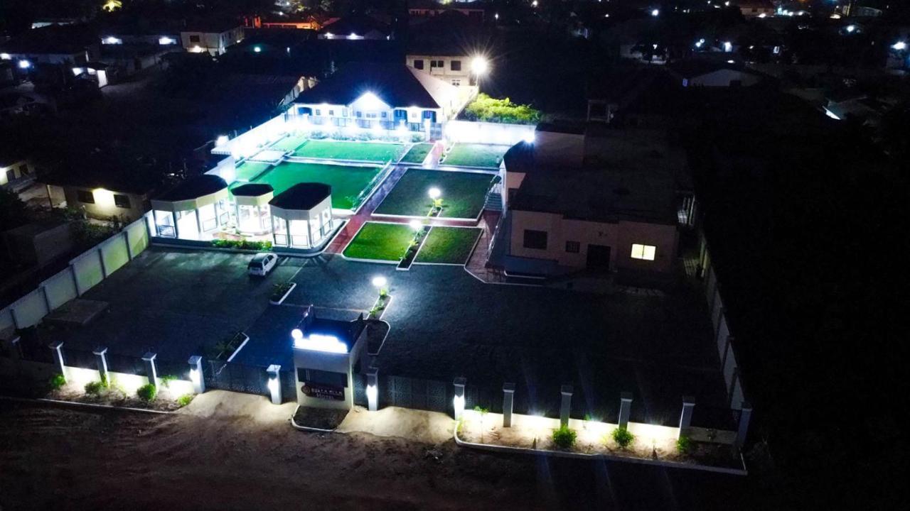 Bella Ella Hotel & Event Center Kasoa Exterior foto